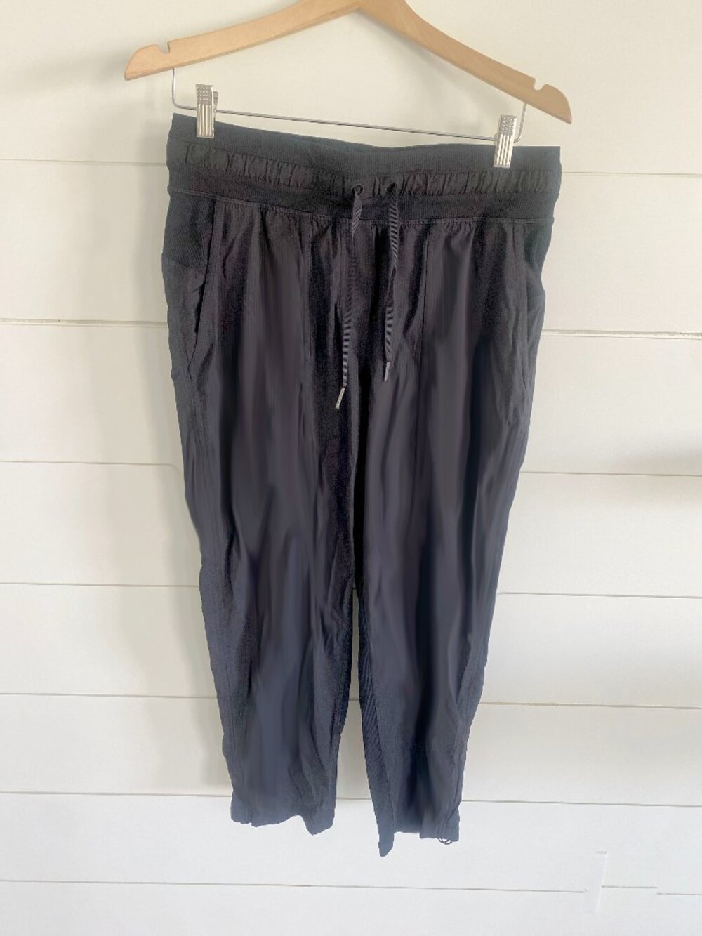 Black Lululemon Dance Studio MR Crop Size 8